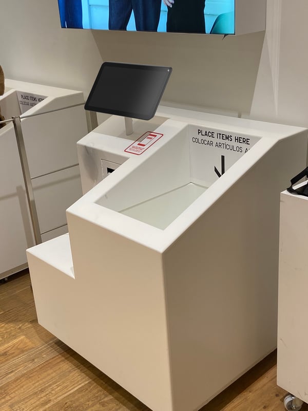 oona 15 bei Uniqlo